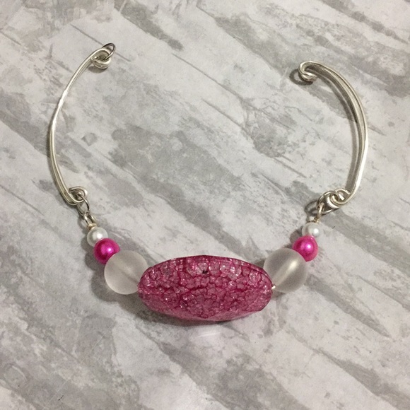 Faceted pink crackle glass bracelet - Picture 2 of 10